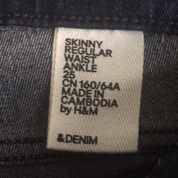 NWOT H&M denim skinny jeans - Picture 3 of 3